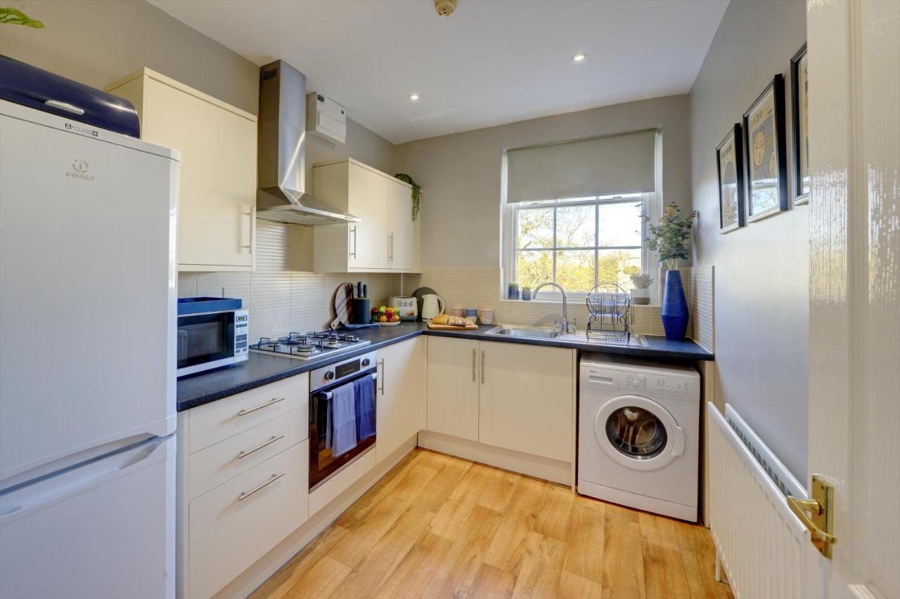 Regency Nest By Spa Town Property - Stylish 3 Bedroom Apartment On 2 Floors, Central 레밍톤 외부 사진