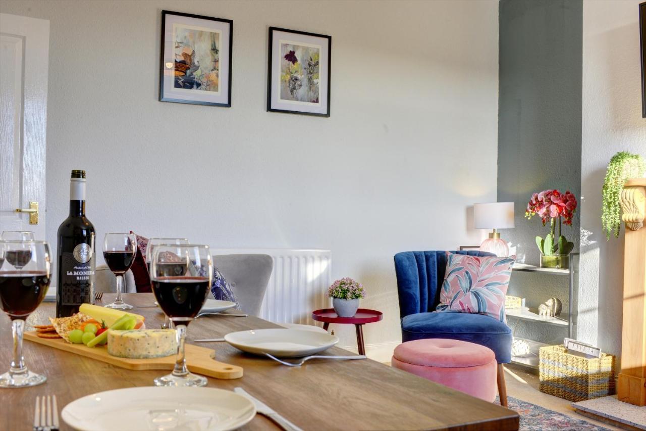 Regency Nest By Spa Town Property - Stylish 3 Bedroom Apartment On 2 Floors, Central 레밍톤 외부 사진